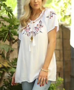 Ananda's Collection | White Floral Embroidered Tie-Neck Tunic - Women -Ananda's Collection Shop zu103522730 alt 3 tm1645815218