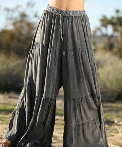 Ananda's Collection | Black & Gray Tiered Tie-Waist Palazzo Pants - Women