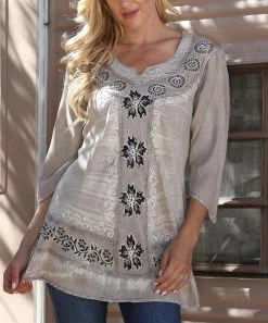 Ananda's Collection | Beige Floral V-Neck Tunic - Women -Ananda's Collection Shop zu73591945 alt 3 tm1563301288