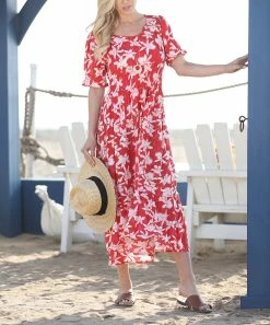 Ananda's Collection | Red & White Floral Shirred Maxi Dress - Women -Ananda's Collection Shop zu83981640 alt 2 tm1579889450