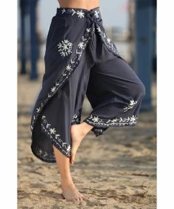 Ananda's Collection | Navy & White Floral Embroidered Palazzo Pants - Women -Ananda's Collection Shop zu85809717 alt 2 tm1586372924
