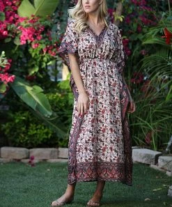 Ananda's Collection | White & Red Paisley V-Neck Caftan - Women