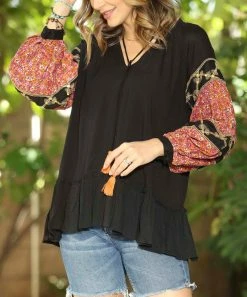 Ananda's Collection | Black & Coral Abstract Peasant Top - Women